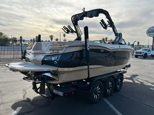 Slide: The Image of MasterCraft XStar S 2022 - 6