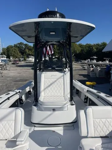 Slide: The Image of Yellowfin 26 Hybrid 2025 - 10