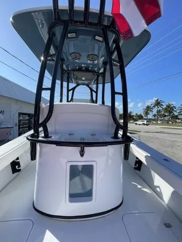 Slide: The Image of Yellowfin 26 Hybrid 2025 - 17