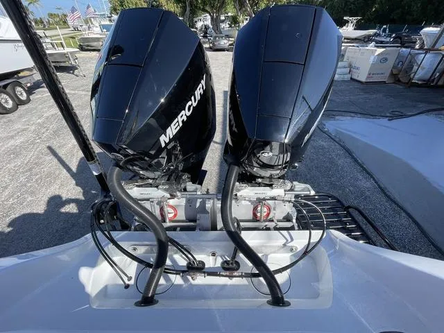 Slide: The Image of Yellowfin 26 Hybrid 2025 - 22