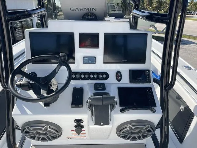 Slide: The Image of Yellowfin 26 Hybrid 2025 - 23