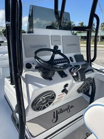 Slide: The Image of Yellowfin 26 Hybrid 2025 - 4