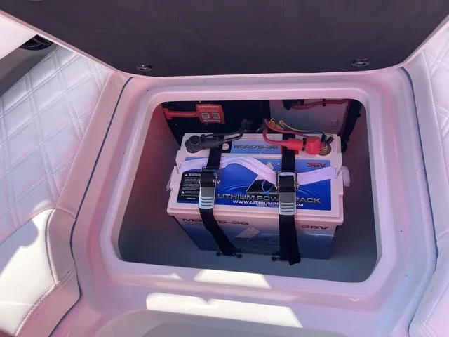 Slide: The Image of Yellowfin 26 Hybrid 2025 - 8