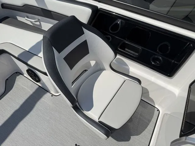 Slide: The Image of Yamaha SX195 2025 - 17