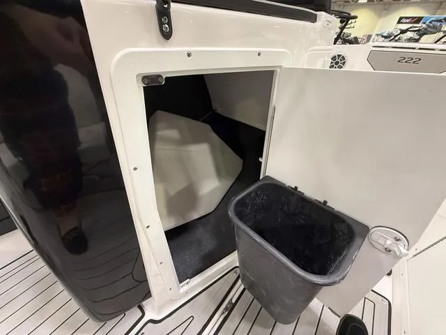 Slide: The Image of Yamaha 222SE 2025 - 12