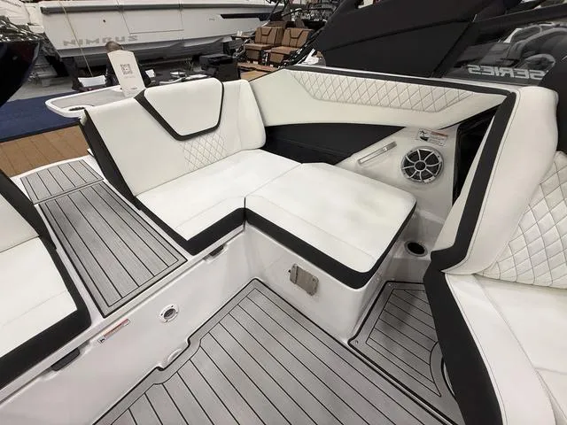 Slide: The Image of Yamaha 222SE 2025 - 5