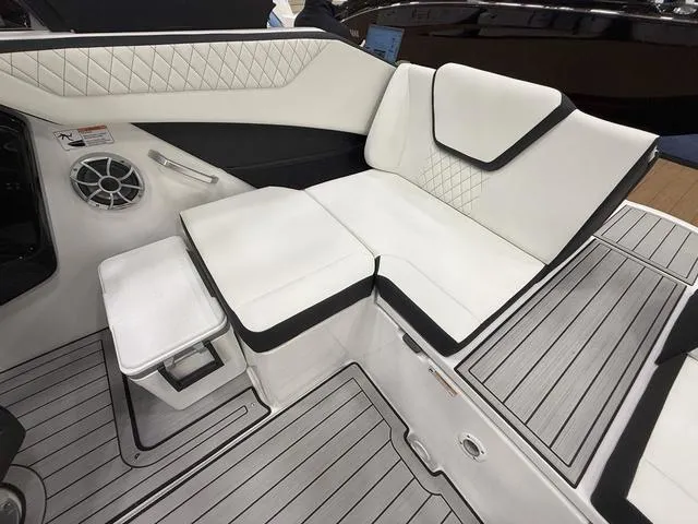 Slide: The Image of Yamaha 222SE 2025 - 7