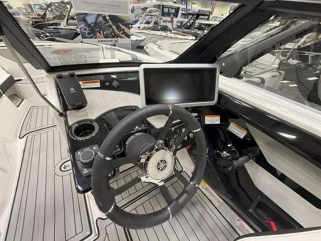 Slide: The Image of Yamaha 222SE 2025 - 15