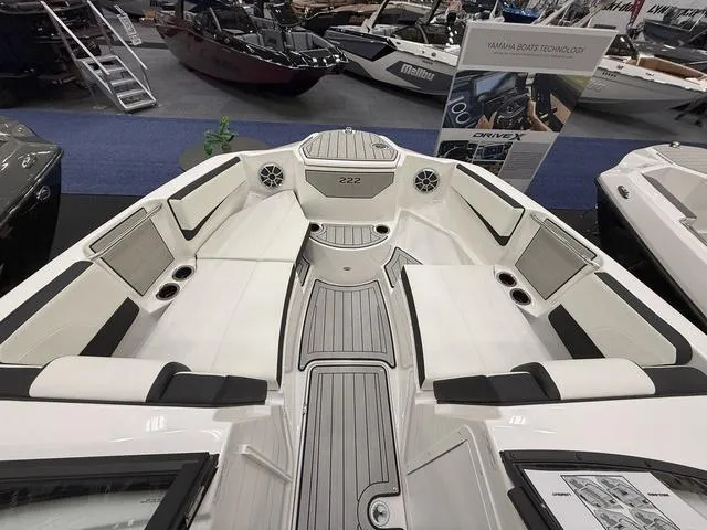 Slide: The Image of Yamaha 222SE 2025 - 16