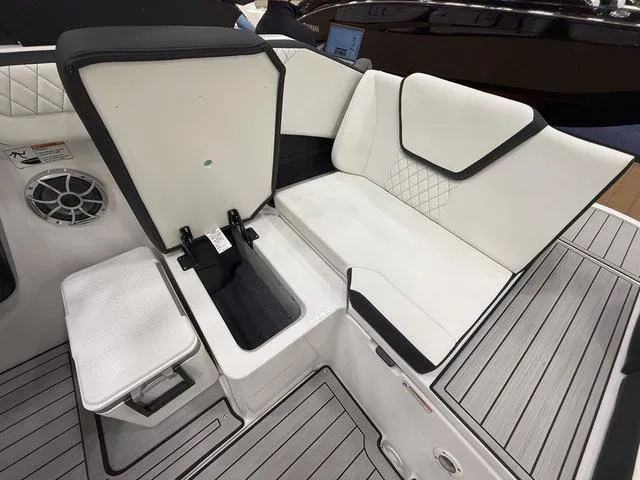 Slide: The Image of Yamaha 222SE 2025 - 8