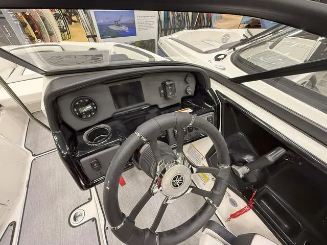 Slide: The Image of Yamaha AR195 2025 - 12