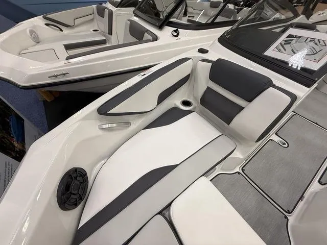 Slide: The Image of Yamaha AR195 2025 - 15