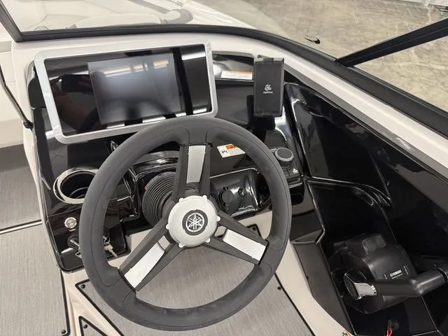 Slide: The Image of Yamaha AR250 2025 - 16