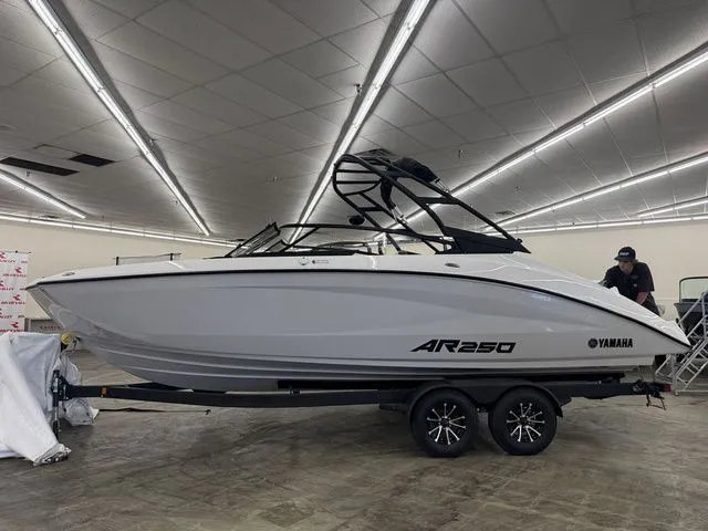 Slide: The Image of Yamaha AR250 2025 - 2