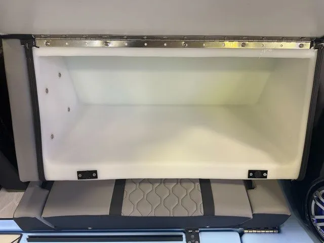 Slide: The Image of Yamaha 255XD 2025 - 9