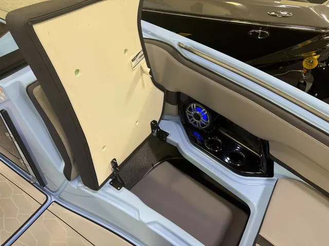 Slide: The Image of Yamaha 255XD 2025 - 34