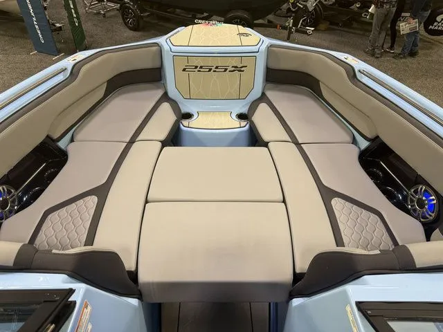 Slide: The Image of Interior of 2025 Yamaha Boats 255XD with luxurious seating. - 40