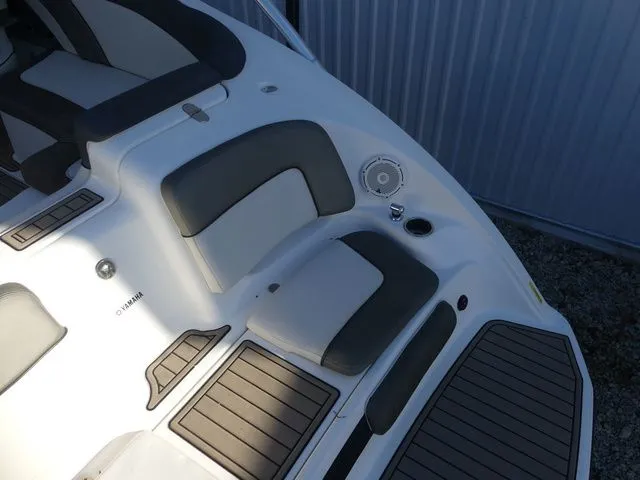 Slide: The Image of Yamaha 242 Limited S 2011 - 14