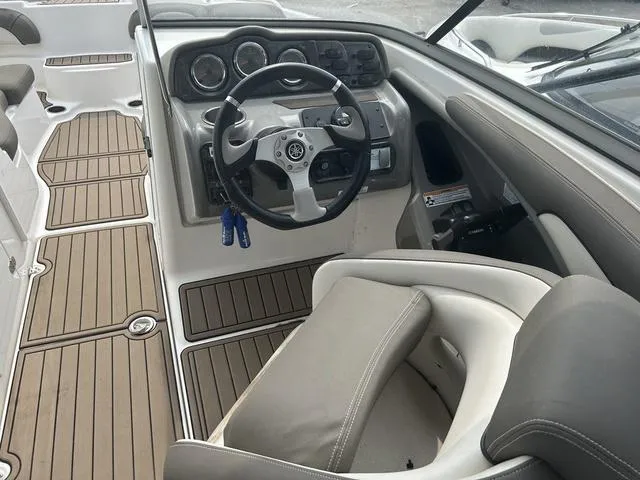 Slide: The Image of Yamaha 242 Limited S 2011 - 8