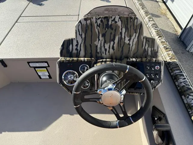 Slide: The Image of Avid 20 Vertex 2025 - 22