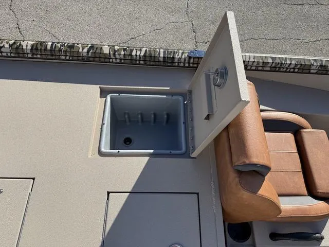 Slide: The Image of Avid 20 Vertex 2025 - 23