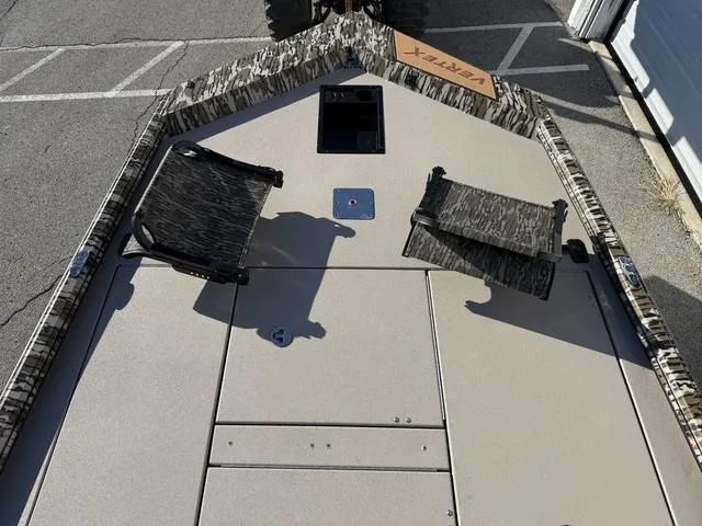 Slide: The Image of Avid 20 Vertex 2025 - 6