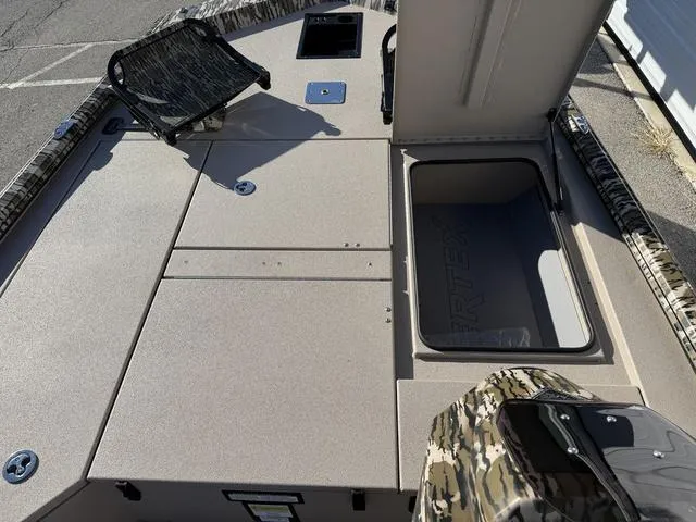 Slide: The Image of Avid 20 Vertex 2025 - 9