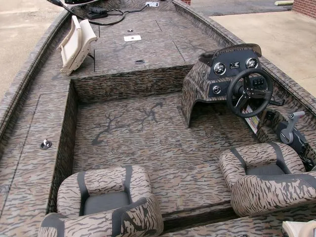 Slide: The Image of Xpress XP185 Catfish 2025 - 5