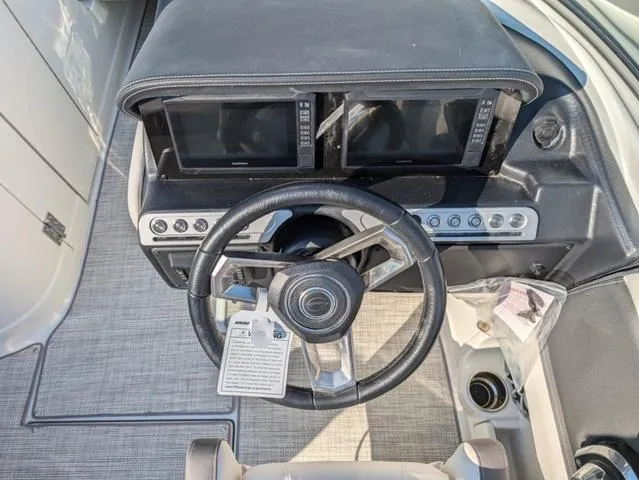 Slide: The Image of Crownline Boats Eclipse E240 XS 2024 - 10