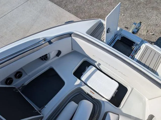 Slide: The Image of Crownline Boats Eclipse E240 XS 2024 - 15