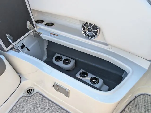 Slide: The Image of Crownline Boats Eclipse E240 XS 2024 - 18