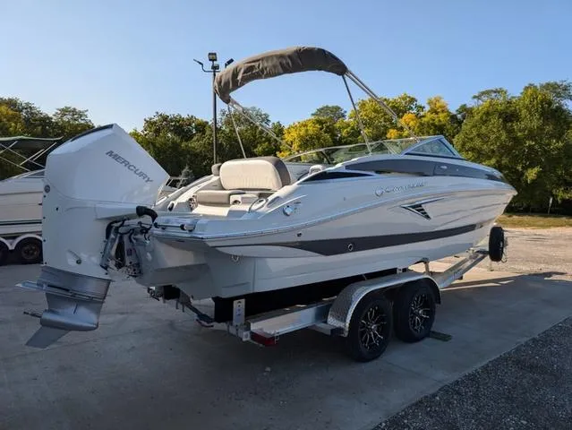 Slide: The Image of Crownline Boats Eclipse E240 XS 2024 - 3