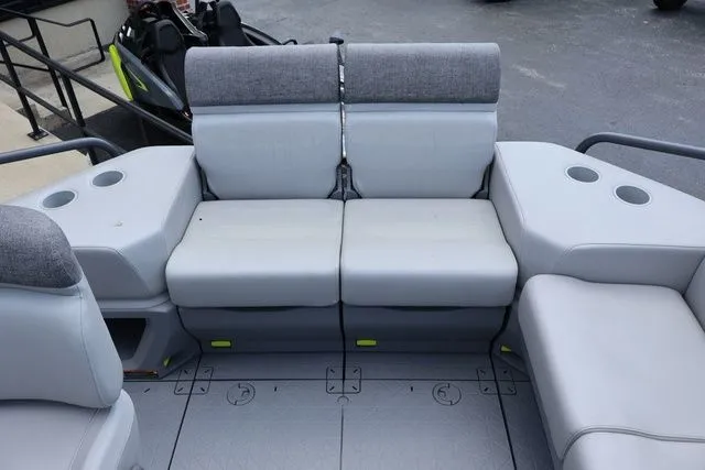 Slide: The Image of Sea-Doo Switch Cruise 18 2025 - 11