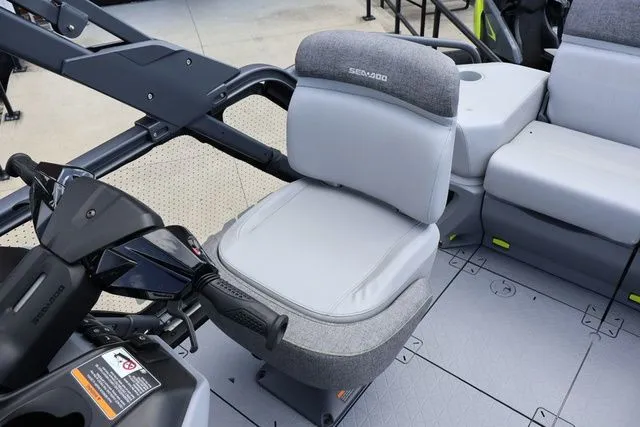 Slide: The Image of Sea-Doo Switch Cruise 18 2025 - 13