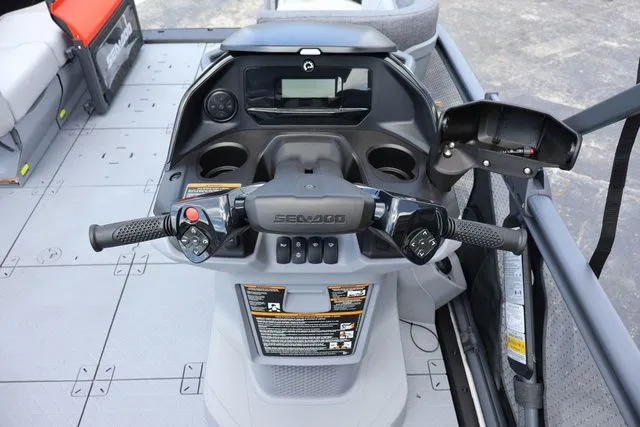 Slide: The Image of Sea-Doo Switch Cruise 18 2025 - 14