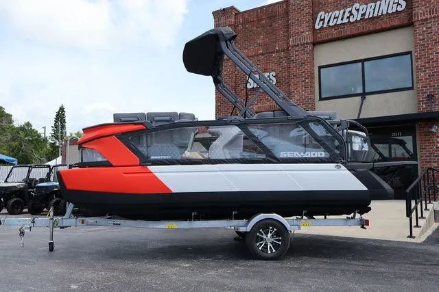 Slide: The Image of Sea-Doo Switch Cruise 18 2025 - 3