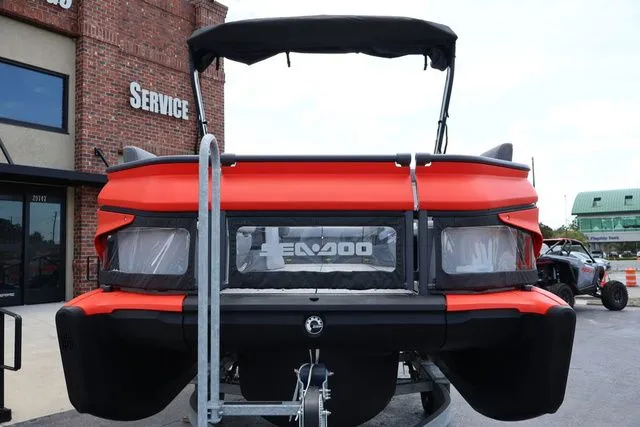 Slide: The Image of Sea-Doo Switch Cruise 18 2025 - 9