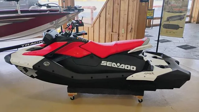 Slide: The Image of Sea-Doo Spark Trixx for 3 2025 - 27