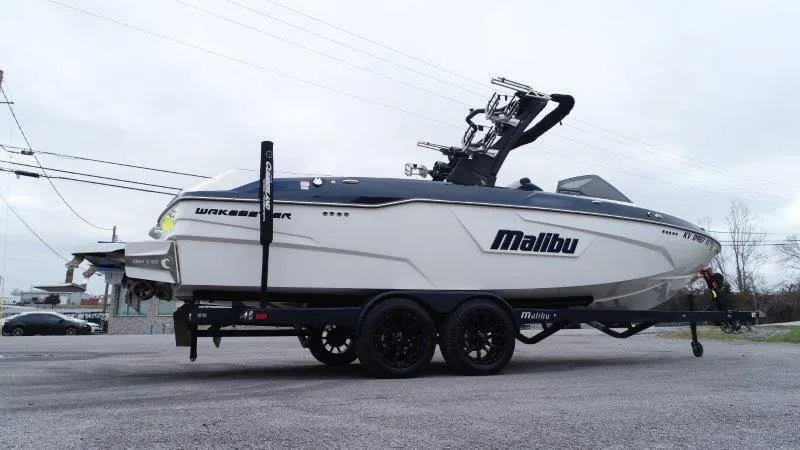 Slide: The Image of Malibu 25 LSV 2021 - 64