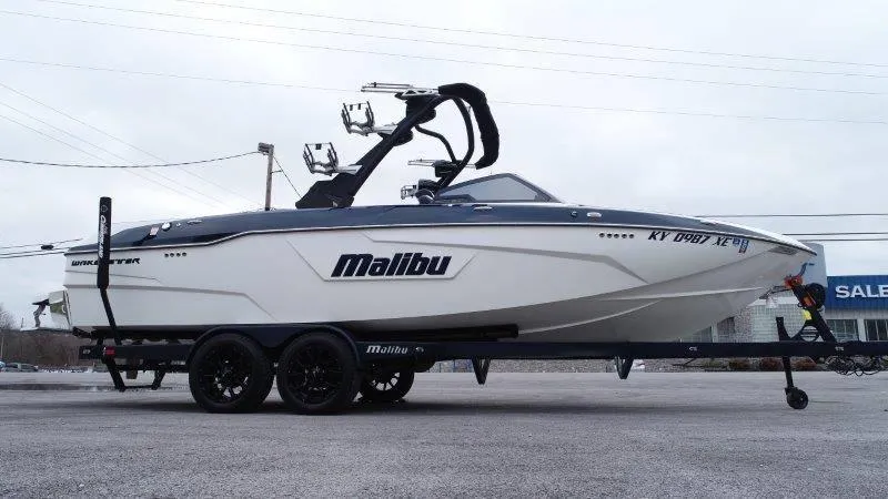 Slide: The Image of Malibu 25 LSV 2021 - 65