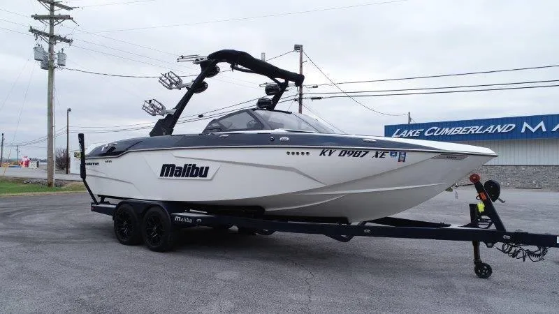 Slide: The Image of Malibu 25 LSV 2021 - 71