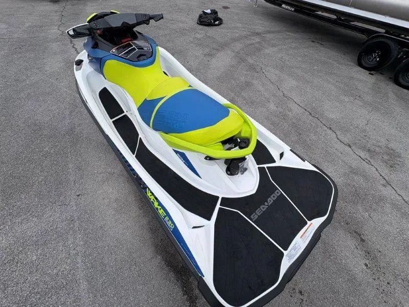 Slide: The Image of Sea-Doo Wake Pro 230 2017 - 10