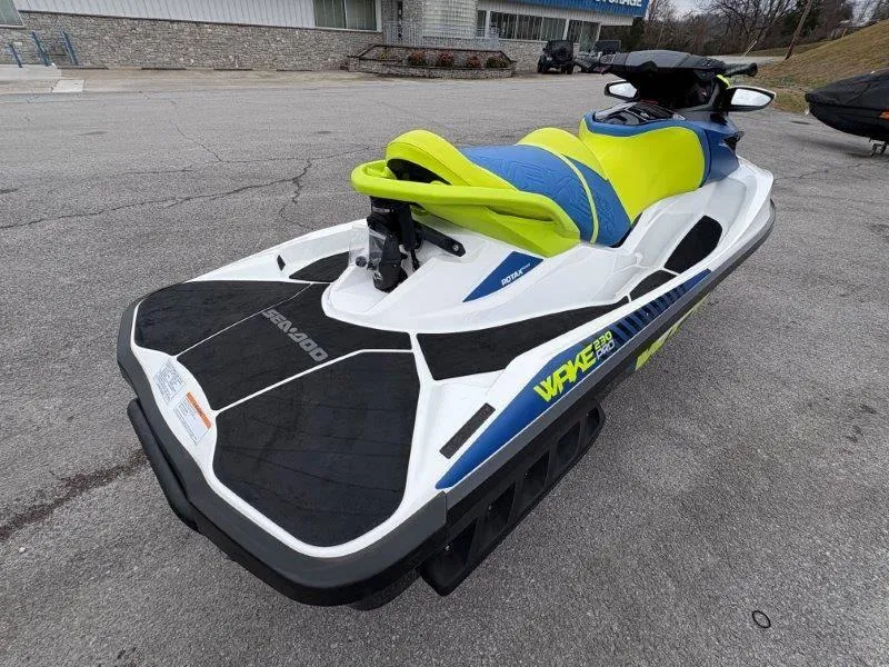 Slide: The Image of Sea-Doo Wake Pro 230 2017 - 12