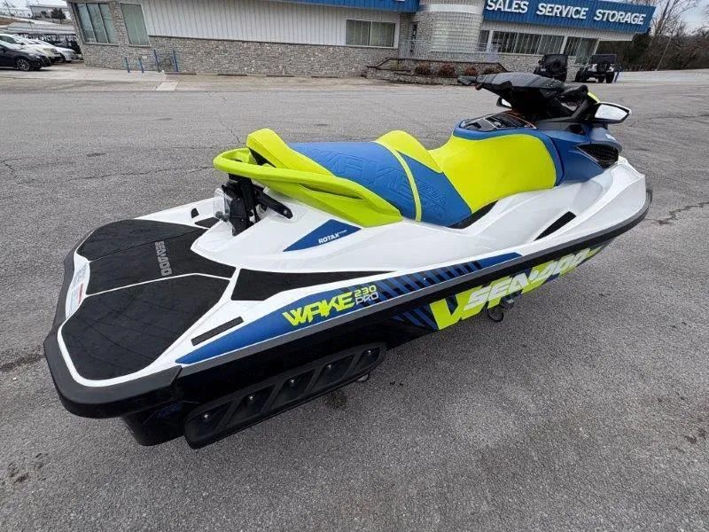 Slide: The Image of Sea-Doo Wake Pro 230 2017 - 16