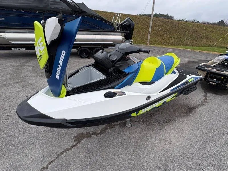 Slide: The Image of Sea-Doo Wake Pro 230 2017 - 22