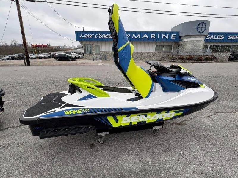 Slide: The Image of Sea-Doo Wake Pro 230 2017 - 33