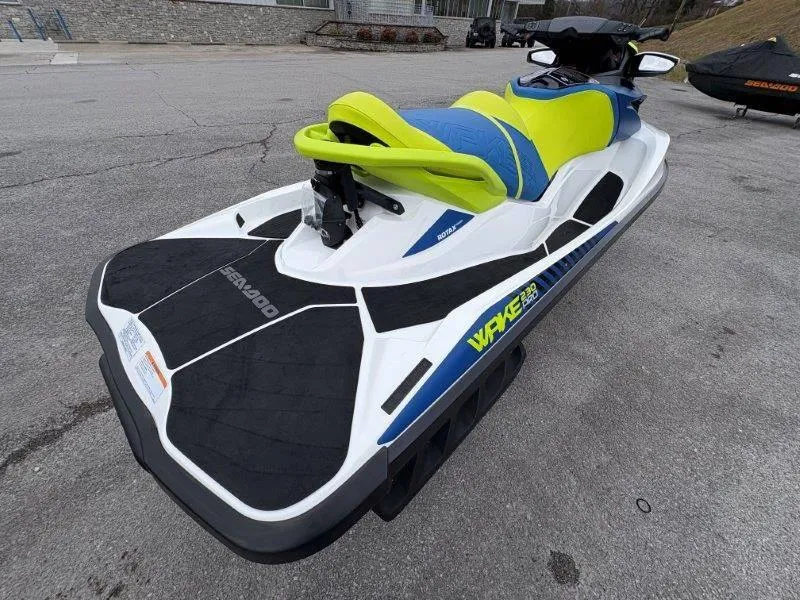 Slide: The Image of Sea-Doo Wake Pro 230 2017 - 4