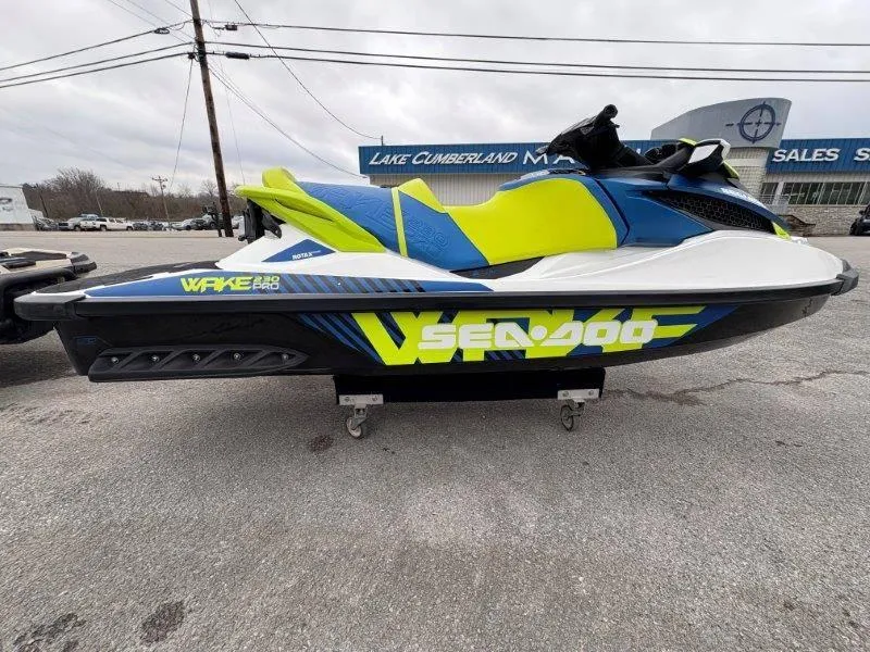 Slide: The Image of Sea-Doo Wake Pro 230 2017 - 5