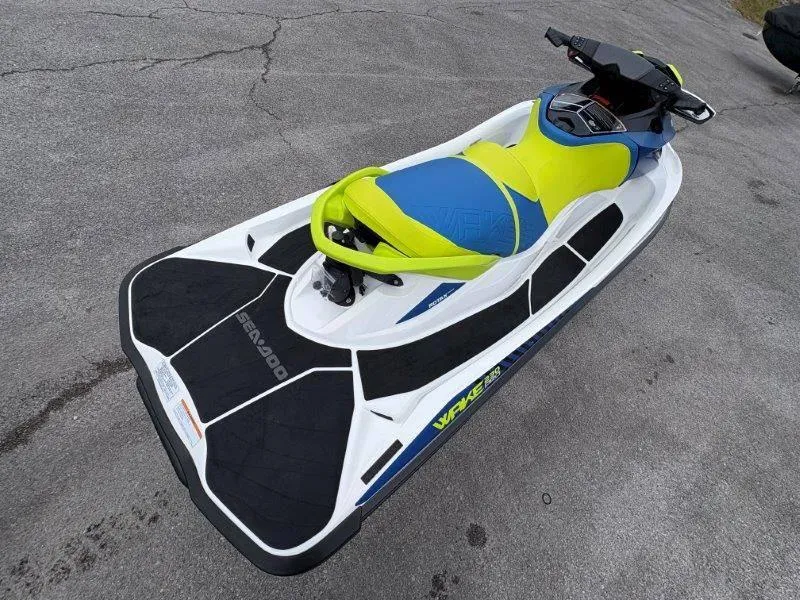 Slide: The Image of Sea-Doo Wake Pro 230 2017 - 6