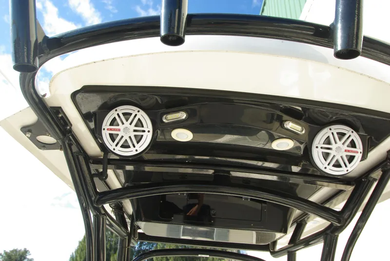 Slide: The Image of 2018 Wellcraft 222 Scarab Offshore boat speakers and canopy detail. - 9